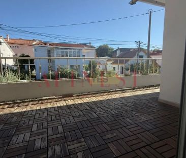 Apartment T2 in Carcavelos e Parede, Cascais - Photo 3