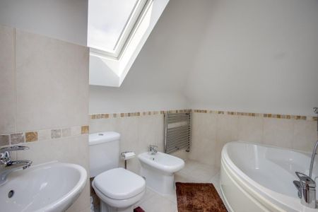 2 bedroom penthouse to rent - Photo 2