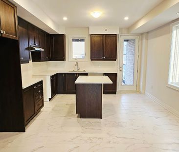 For Lease - 383 Inspire Boulevard, Brampton, Ontario - Photo 5