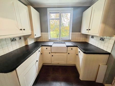 2 bedroom Flat To Let Total Size: 732 SQ FT - Photo 5