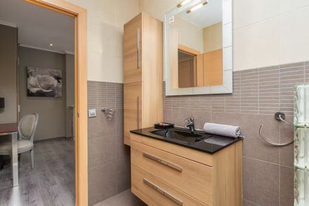 Carrer del Consell de Cent, Barcelona, Catalonia 08009 - Foto 3