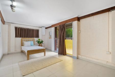 Spacious Family Home for Rent in Prime Macgregor Location - Photo 4