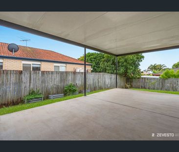 Charming Crestmead Opportunity Awaits - Photo 6