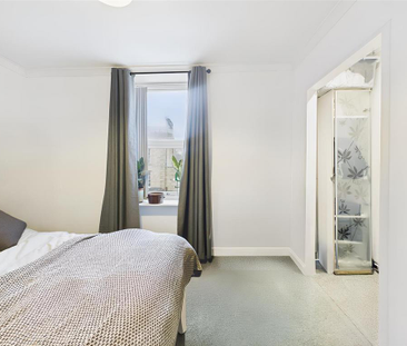 4 bedroom private hall to rent - Photo 3