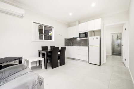 108 Bogalara Road, Old Toongabbie NSW 2146 - House For Rent | Domain - Photo 3