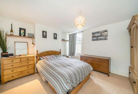 3 bedroom maisonette to rent - Photo 3