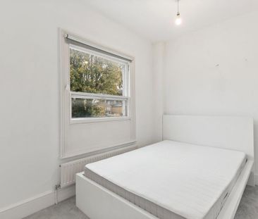 3 bedroom flat to rent - Photo 5