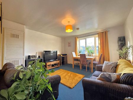 2 bedroom flat to rent - Photo 5