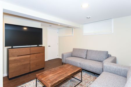 For Lease - 2176 Lambeth Walk Unit# B, Parkway Park - Queensway Terrace S and Area, Ontario - Photo 2