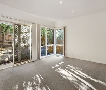 2/12 Thea Avenue, Balwyn North - Photo 2