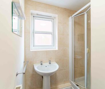 Room 11, First Floor Flat, Park farm House, 103 Haxby Road - Photo 6