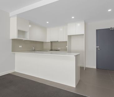 Luxury Two Bedroom Apartment - Photo 3