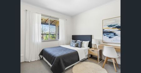 Beautiful Renovated High set Home with Space & Style! - Photo 4