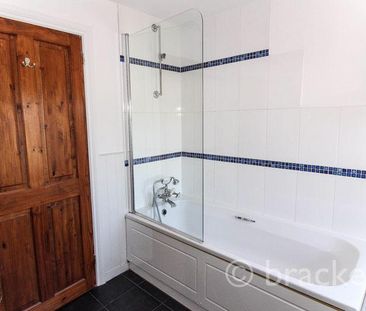 4 bedroom semi-detached house to rent - Photo 5