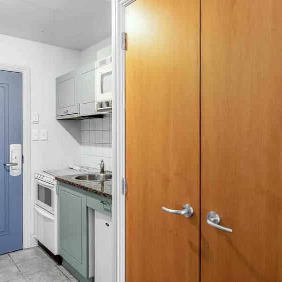 City Centre Studio! - Photo 1