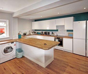 🌟 Looking for a Great Place to Call Home? Welcome to Fairview, Woki... - Photo 3