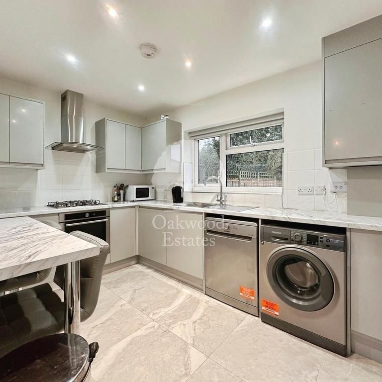 3 bedroom terraced house to rent - Photo 1