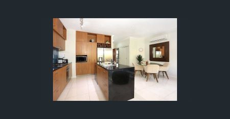 Newly renovated 3 Bedroom Townhouse in Marion Hall -The Isle of Capri - Photo 2