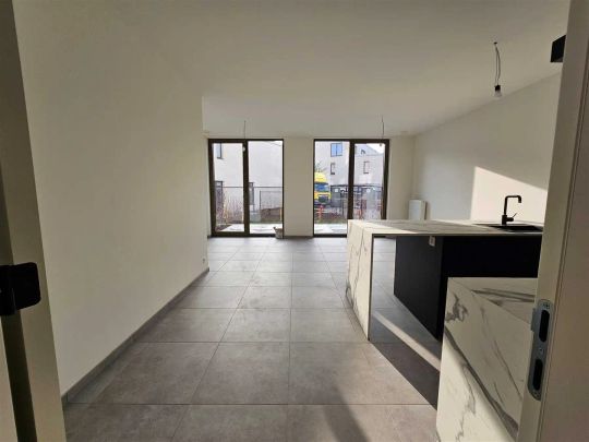 Nieuw gelijkvloersappartement met koer/tuin! - Photo 1