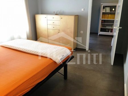 Διαμέρισμα προς ενοικίαση 400 € - Photo 2