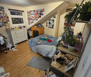 7 Bed - 50 Chestnut Avenue, Hyde Park, Leeds - LS6 1BA - Student - Photo 5