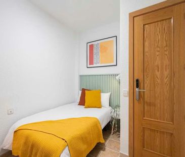 Calle de Bravo Murillo, Madrid, Community of Madrid 28020 - Photo 2