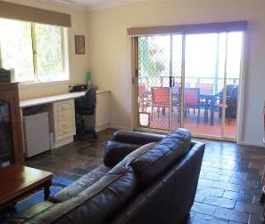 Charming Family Home in Escarpment Foothills - Photo 1