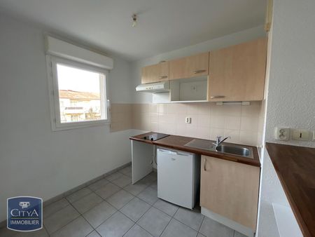 Location Appartement 2 pièces 41m² MARSAC SUR L ISLE 24430 - Photo 2