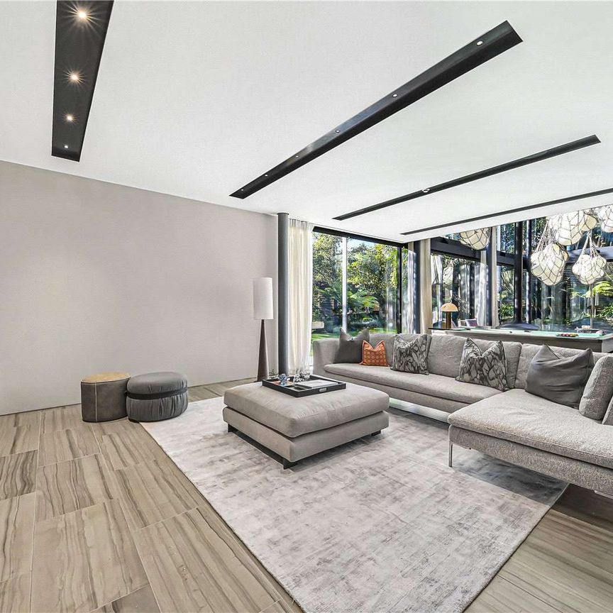 A unique, sustainable, Stanton Williams family home situated within the Highgate Conservation area of North London, with views to Hampstead Heath. - Photo 1