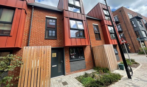 3 bedroom townhouse to rent - Photo 1