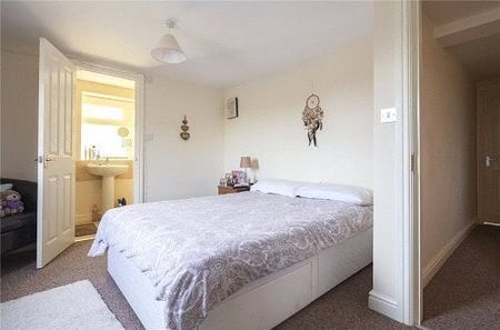 8 Highfields, Huddersfield, HD1 - Photo 4