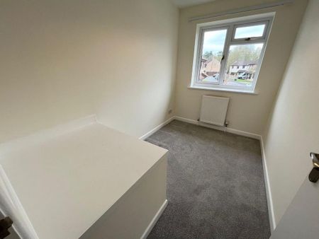 3 bedroom semi-detached house to rent - Photo 3