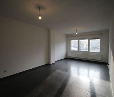 Instapklaar appartement van ca. 65 m² met 2 slaapkamers en grote koer gelegen op het gelijkvloers in een kleinschalig gebouw. - Photo 4