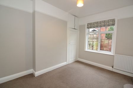 3 Bedroom Semi-Detached Bungalow - Photo 4