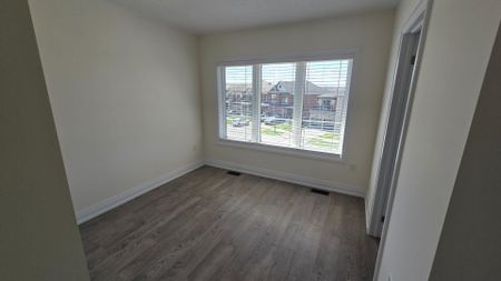 For Lease - 47 Bearberry Road, Springwater, Ontario - Photo 2