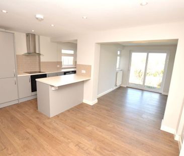 3 bedroom detached house to rent - Photo 5