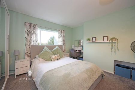 3 bedroom semi-detached house to rent - Photo 3