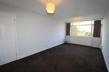 2 BED Flat To rent - Photo 3