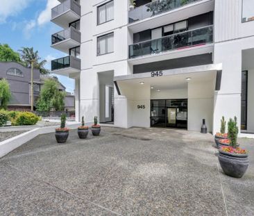 Governor’s Square - Photo 1