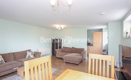 2 Bedroom flat to rent in Erebus Drive, Woolwich, SE18 - Photo 3