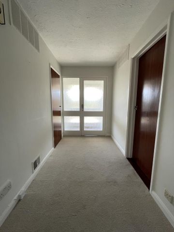 4 bedroom detached bungalow to rent - Photo 5