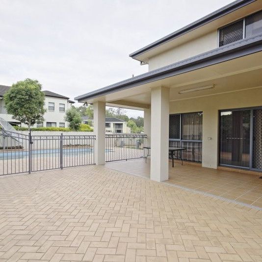 Prestigious Family Home with Pool â Perfect for Summer in Sunnybank Hills - Photo 1