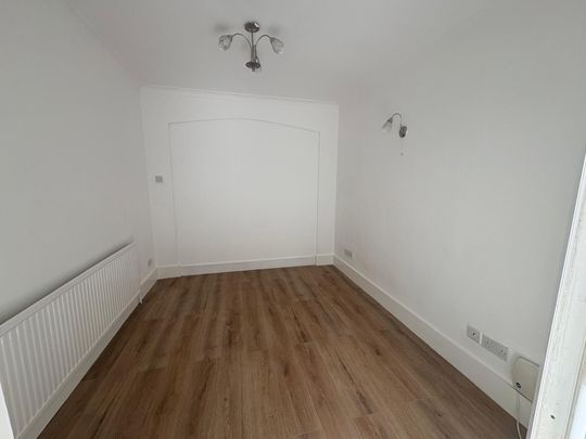 Turner Road, Edgware, HA8 6AT - Photo 1