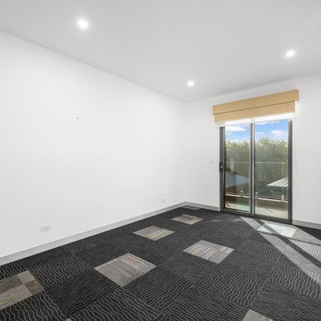 Elegant Coastal Living in Cowes! - Photo 4