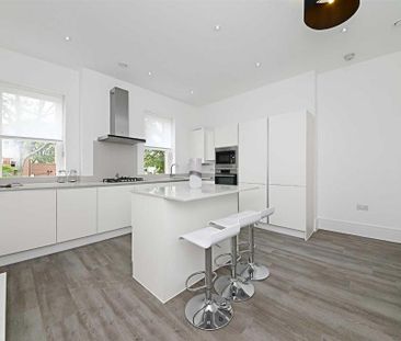 3 bedroom flat to rent - Photo 5