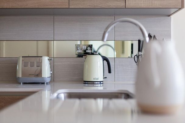 2 bedroom ground floor flat to rent - Photo 1