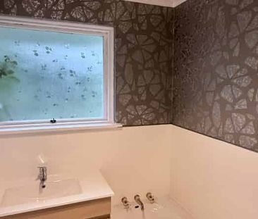 Recently Renovated Family Friendly 3 Bedroom Home - Photo 4