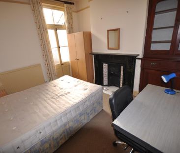 5 bedroom House To Let - Photo 5