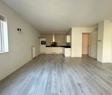 Appartement te huur: Koningin Sophiestraat 196 2595 TM Den Haag - Foto 1