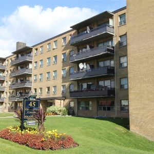 Greencrest Apartments - Photo 2